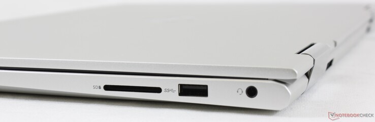 Справа: SD, USB 3.2 Gen 1, аудио 3.5 мм