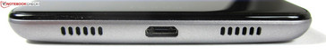 Низ: порт micro-USB 2.0 port, динамик
