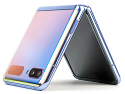На обзоре: Samsung Galaxy Z Flip (SM-F700F)