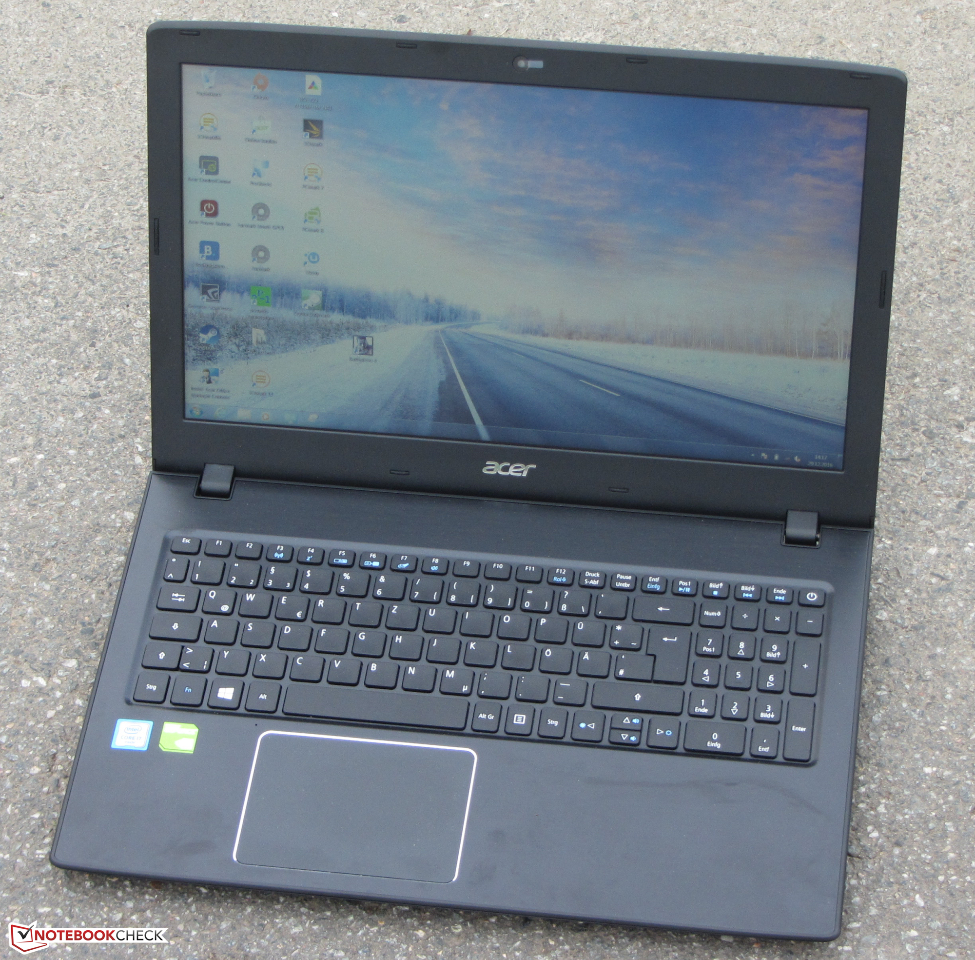 Ноутбук acer travelmate p2