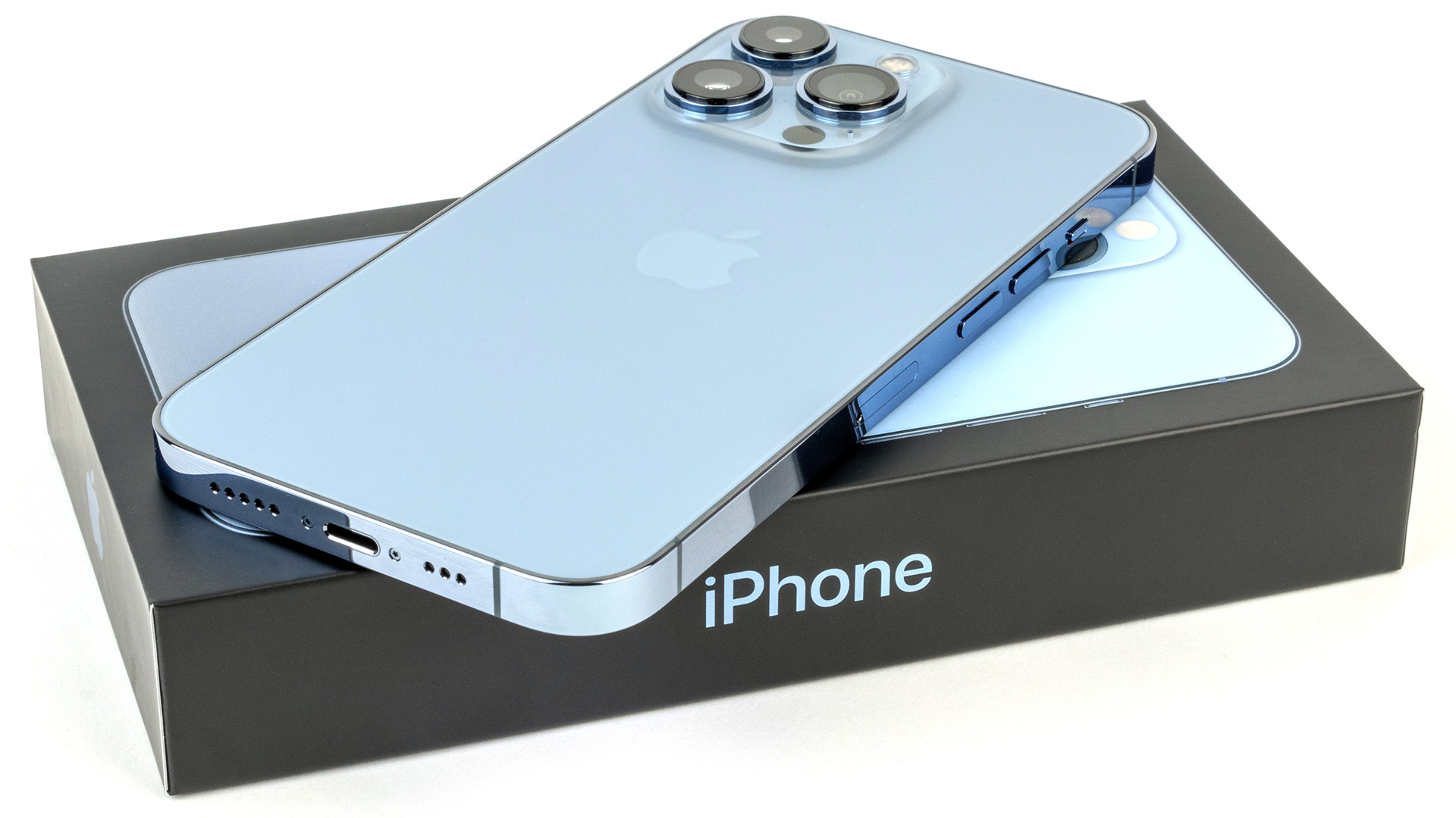 Сколько стоит iPhone 13 Pro Max в Украине и почему такая цена