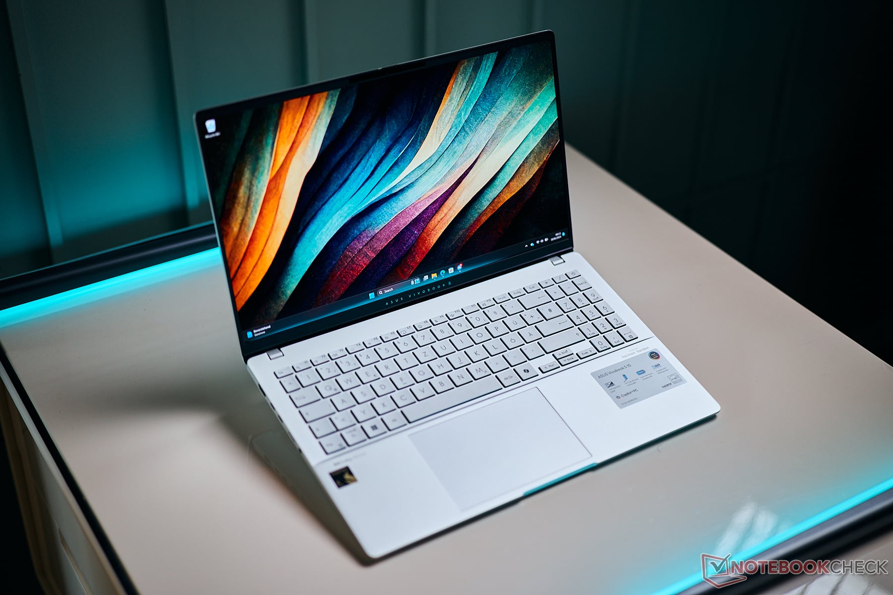 Обзор Asus Vivobook S 15 OLED - Новая эра ноутбуков благодаря