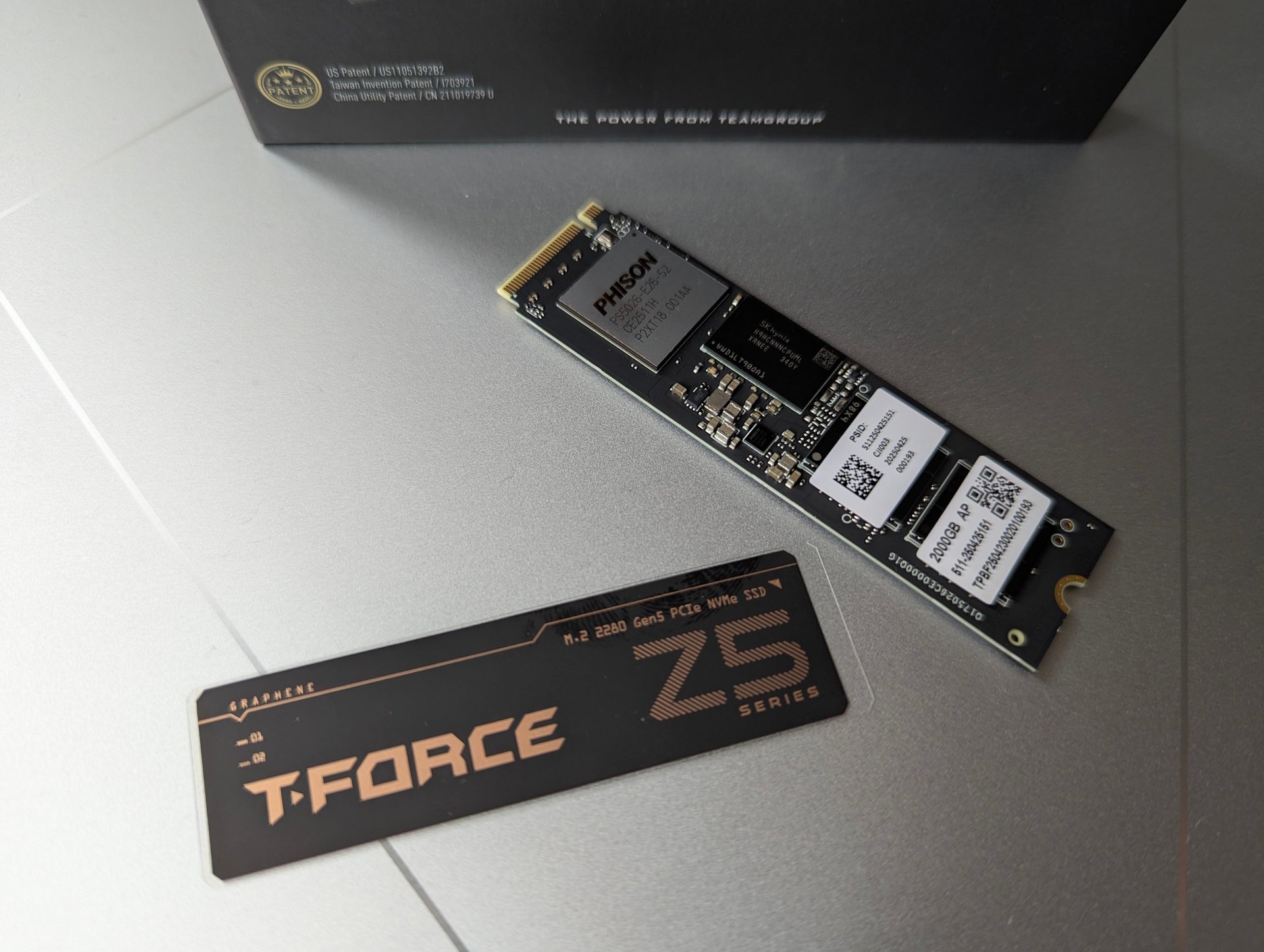 T-Force Z540 с графеновой охлаждающей подставкой