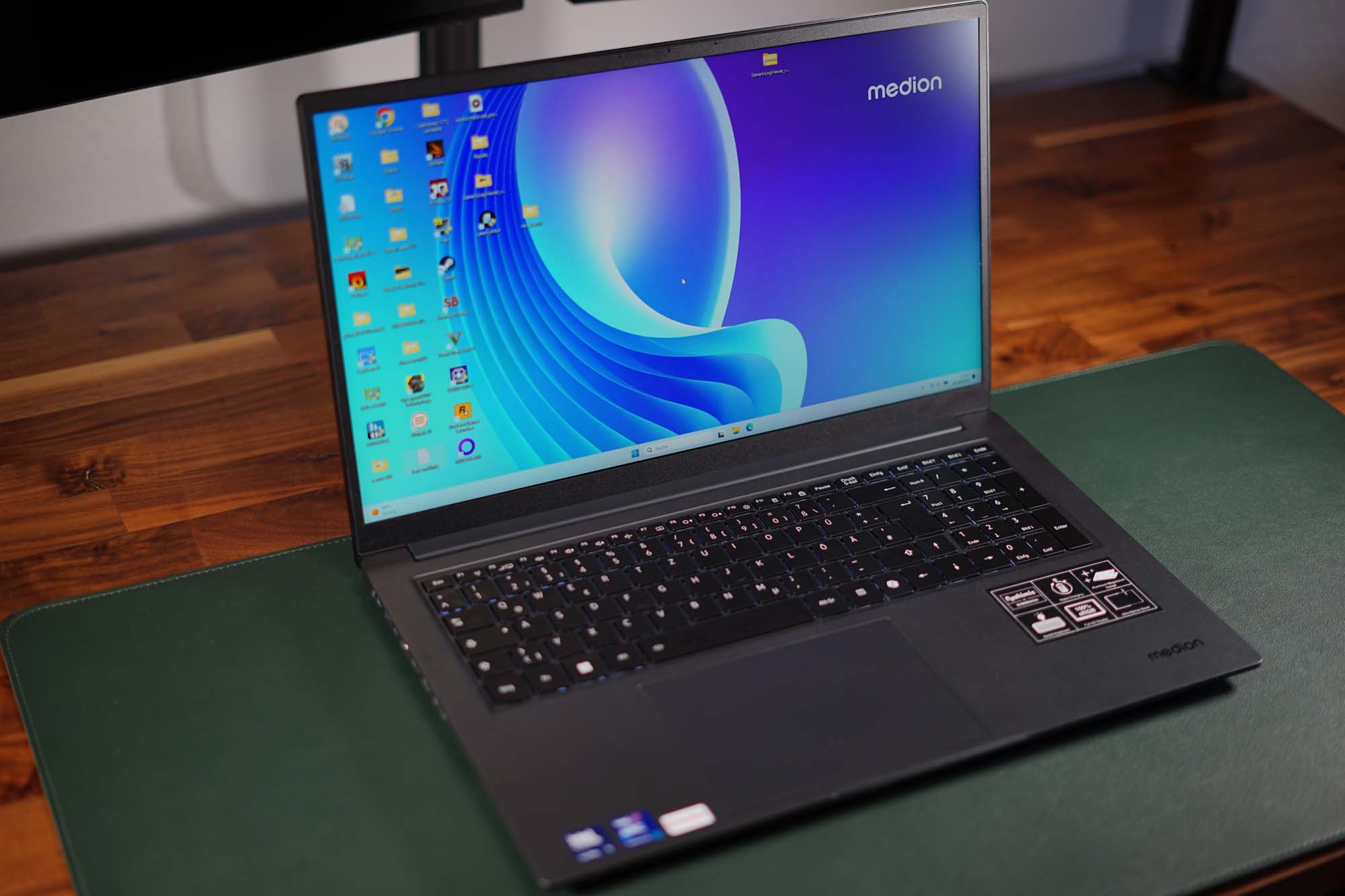 Обзор Medion S20: 17-дюймовый мультимедийный ноутбук с Intel Core Ultra ...