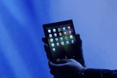 Ещё ноябре прошлого года на SDC 2018 компания Samsung представила прототип устройства со складным экраном (Изображение: 4pda)