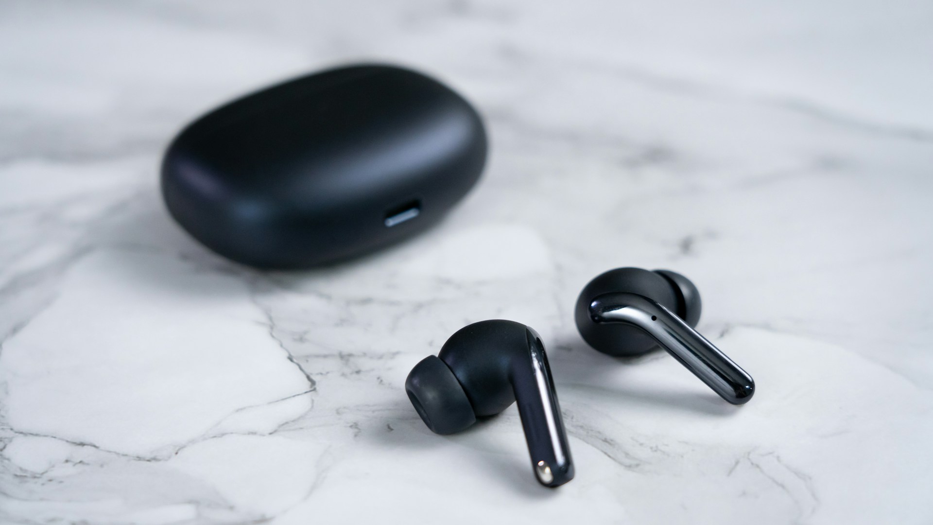 Xiaomi Buds 3T Pro (Источник изображения: Amanz - Unsplash)