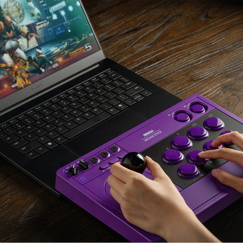Джойстик 8BitDo Arcade Stick совместим с компьютерами под управлением Windows.