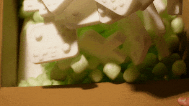 Компания Abxylute отбраковала 14 прототипов, прежде чем остановилась на окончательном варианте защелкивающегося мобильного контроллера M4. (Источник изображения: Дональд Чжан, генеральный директор Abxylute)