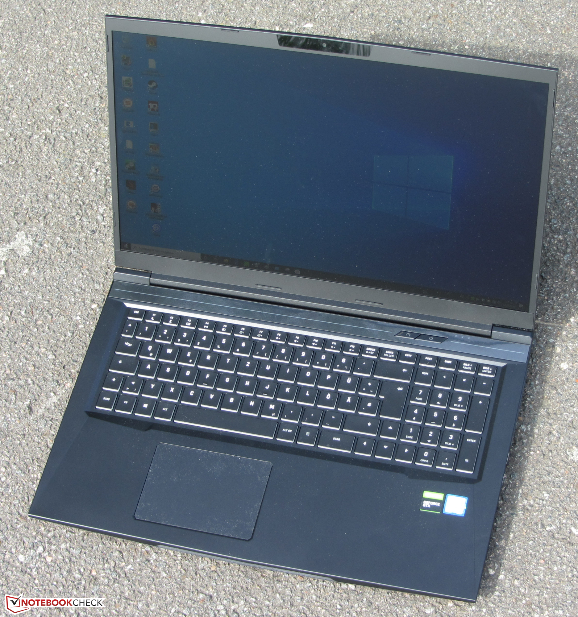 Kratkij Obzor Noutbuka Schenker Xmg Core 17 Tongfang Gk7mrfr Notebookcheck Ru Com