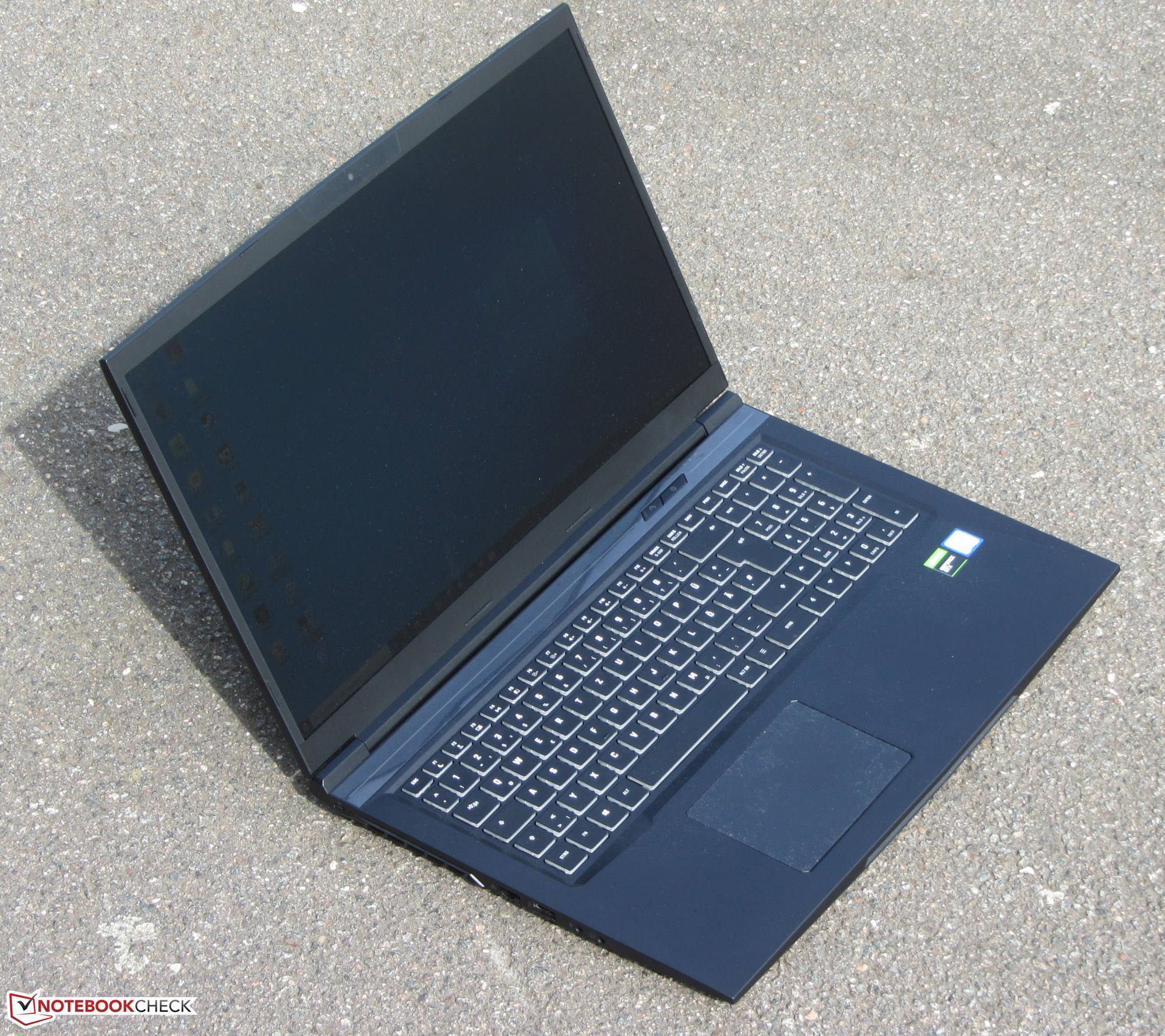 Kratkij Obzor Noutbuka Schenker Xmg Core 17 Tongfang Gk7mrfr Notebookcheck Ru Com
