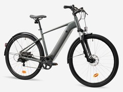 Компания Decathlon запустила в продажу в Европе высокорамный электронный велосипед Rockrider E-ACTV 100. (Источник изображения: Decathlon)