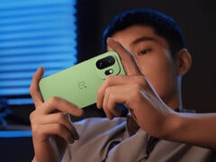 Сообщается, что в дисплее OnePlus 16 будет использоваться новый светоизлучающий материал BOE X4, совместно разработанный компаниями OnePlus и BOE.