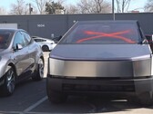 Обезображенный кибертрак Tesla. Полиция Колорадо арестовала подозреваемого, связанного с несколькими нападениями на магазин Tesla (Источник изображения: CBS Colorado)