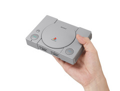 PlayStation Classic на 45% меньше оригинальной версии. (Изображение: Sony)
