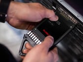 Корпоративный SSD-накопитель SanDisk. За последний год цены на флэш-накопители выросли в несколько раз.