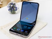 Более дешевый Galaxy Z Flip от Samsung может выйти с уникальным названием, Galaxy Z Flip6 на фото. (Источник изображения: Notebookcheck)