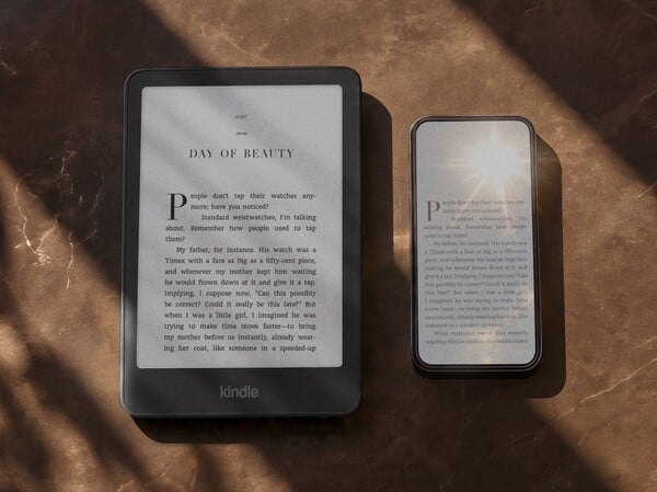 Kindle Paperwhite 2026 в графитовом цвете.