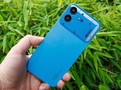Смартфон Nothing Phone (4b) имеет корпус из поликарбоната и соответствует стандарту защиты IP64.