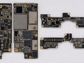 Материнская плата предполагаемого складного iPhone Ultra; изображение, вероятно, отредактировано с помощью ИИ