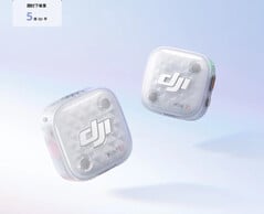 Новая модель DJI Mic Mini 2S поддерживает внутреннюю запись с 32-разрядной плавающей запятой и оснащена встроенной памятью объемом 14,5 ГБ.