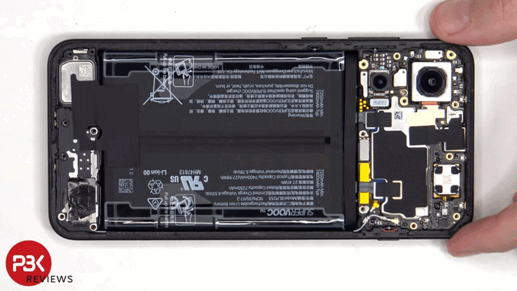 Разборка OnePlus 15R. (Источник изображения: PBKreviews)
