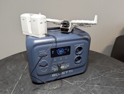 Идеально подходит для зарядки дронов в дороге