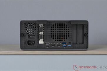 Минифорум MS-02 Ultra - Разъемы на задней панели