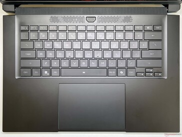 Gigabyte Aero X16: клавиатура и тачпад