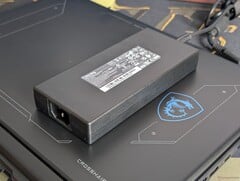 Ноутбук MSI может потреблять до 250 Вт во время игр, хотя номинальная мощность самого сетевого адаптера составляет всего 240 Вт