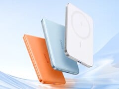 Толщина нового магнитного банка питания Anker Air Ultra-Thin составляет всего 8,6 мм.