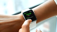 В моделях Apple Watch 11 и Apple Watch Ultra 3 может появиться функция определения артериального давления, а начиная с модели Apple Watch 12 ожидается значительный редизайн (Источник изображения: Qardio)