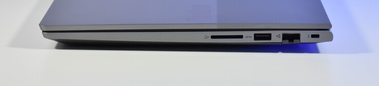 правильно: Устройство для чтения карт памяти SD, USB-A 3.2 Gen 1, RJ45-Ethernet, замок Кенсингтона