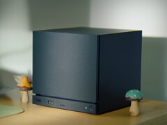 Паровая машина Valve показана на рабочем столе