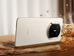 Huawei Mate X7 сертифицирован по стандарту IP59 для защиты от пыли и воды. (Источник изображения: Huawei)