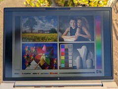 На открытом воздухе в тени