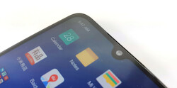 Фронтальная камера Xiaomi Mi 9 и Mi 9 SE в каплевидном вырезе