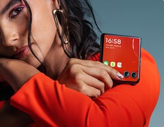 Razr 50 Ultra внешне очень похож на своего предшественника. (Источник изображения: Motorola)