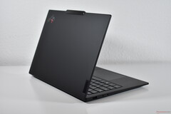 Теперь с тактильным тачпадом Sensel: Lenovo ThinkPad X1 Carbon Gen 13 получил возможность настройки (источник изображения: Benjamin Herzig/Notebookcheck)