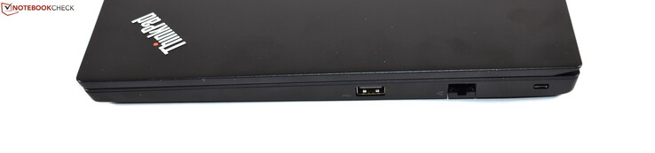 Правая сторона: USB 2.0 Type-A, Ethernet, слот замка Kensington