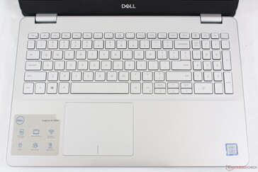 Стандартная раскладка клавиатуры, кнопка вкл/выкл в углу, два уровня яркости подсветки
