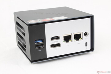 Задняя часть: USB-A 3.2 Gen. 2 (10 Гбит/с), USB-A 2.0 (480 Мбит/с), HDMI 2.0, DisplayPort 1.3, 2x RJ-45 (2,5 Гбит/с), сетевой адаптер, замок Кенсингтона