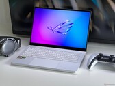 Asus ROG Zephyrus G14 2025. (Источник изображения: Андреас Остхофф/Notebookcheck)