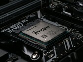 По сообщениям, процессоры AMD Ryzen продолжают доминировать в продажах процессоров, а Intel все еще занимает далекое второе место.