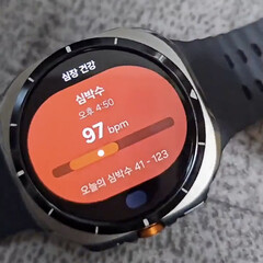 Часы Galaxy Watch Ultra под управлением One UI 8 Watch. (Источник изображения: @jajadben)