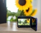 Аккумулятор в Razr 70 Ultra должен помещаться в ограниченном пространстве, но при этом обеспечивает приличную автономность.