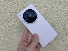 Максимальный объем памяти Oppo Find X8 Ultra (на фото) составляет 1 ТБ, и, возможно, то же самое произойдет и с серией Find X9. (Источник изображения: Notebookcheck)