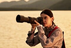 Новейший полнокадровый зум-объектив компании Sony отличается небольшим весом, но не обладает высокой светосилой.