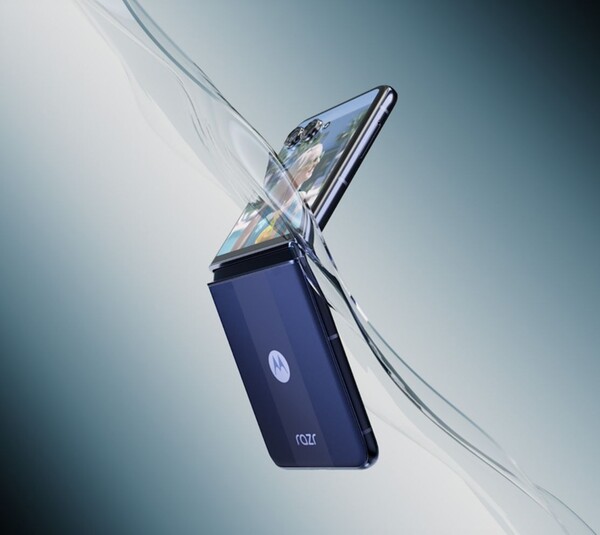 Motorola Razr+ 2025 имеет класс защиты IP48, как и Razr Ultra. (Источник изображения: Motorola)