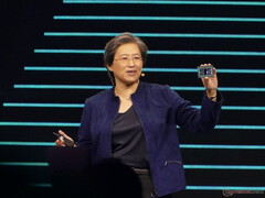 Глава AMD Лиза Су представила 64-ядерный процессор Threadripper 3990X
