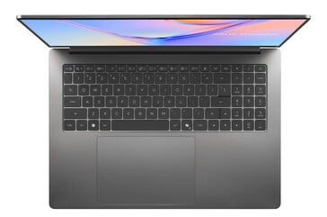 Asus Vivobook S16, вид сверху с клавиатурой и тачпадом